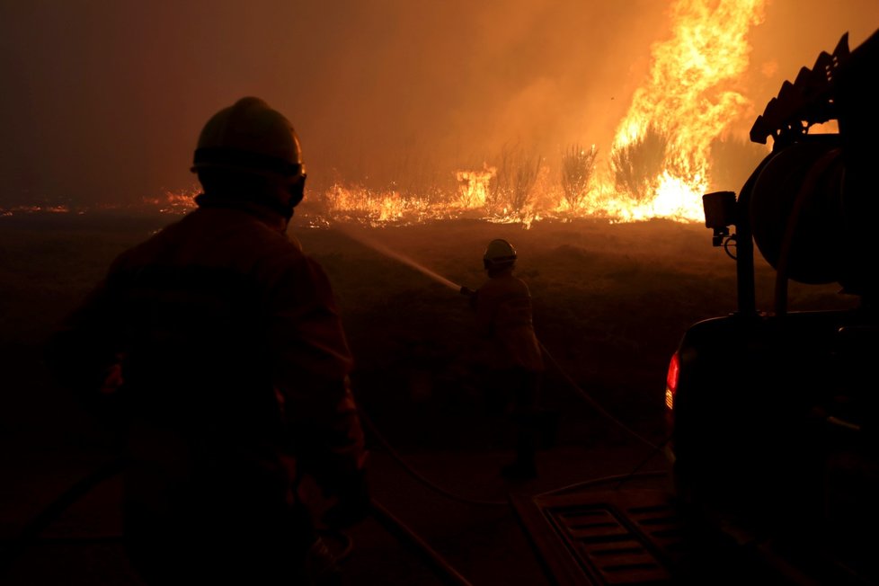Drtivá vedra v Portugalsku: Masivní požáry