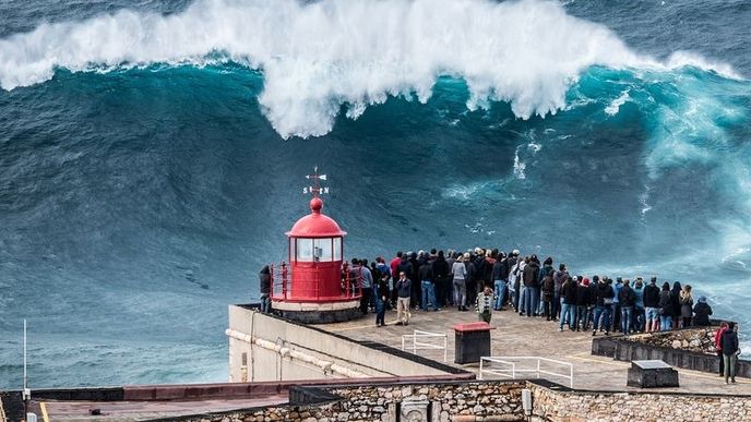 Obří zabijácké vlny u prtigalského města Nazaré