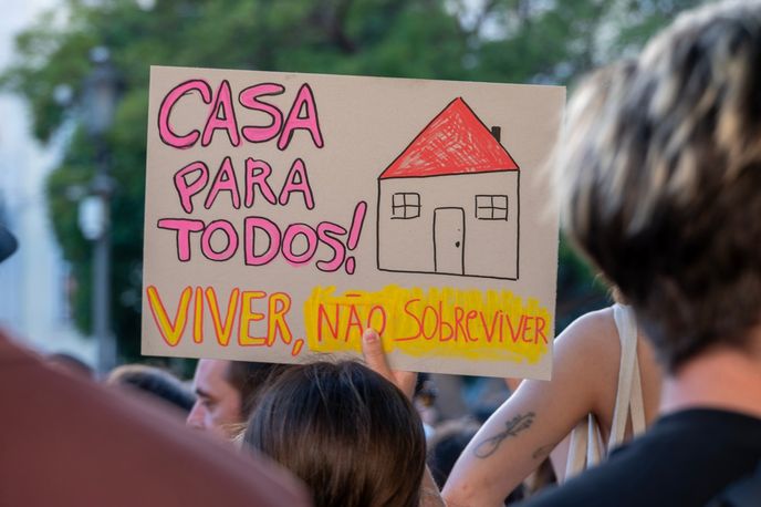 Portugalci upozorňují na krizi bydlení. Portugalci upozorňují na krizi bydlení.