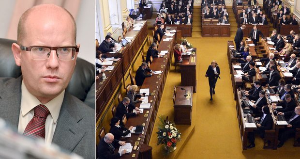 Poslanci schválili návrh ČSSD. Platy poslancům porostou o 3 %.