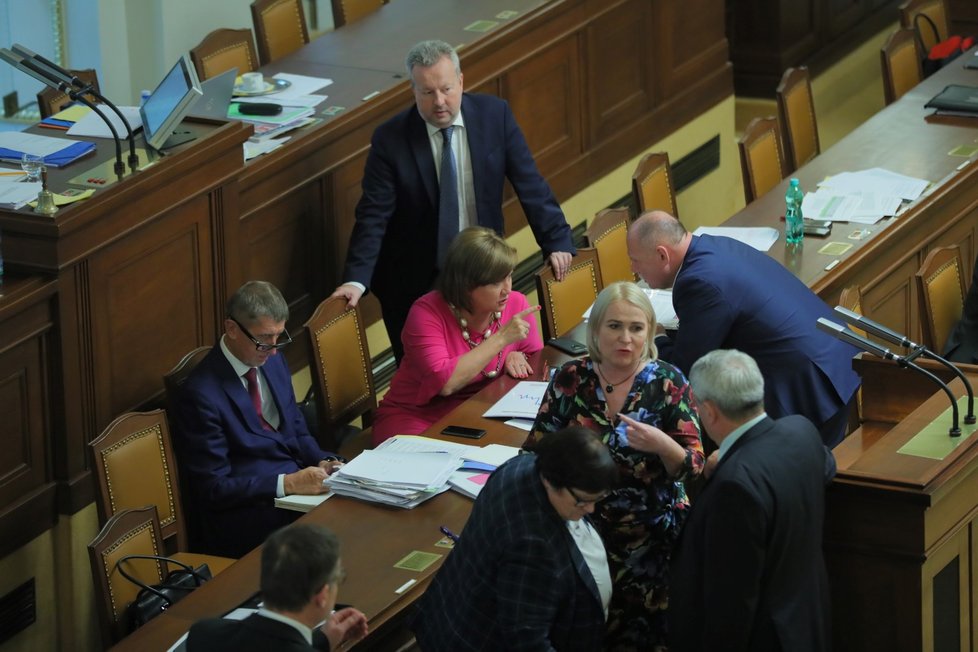 Poslanci se vrátili po prázdninách do práce a hlasují o návrzích zákona, které jim vrátil Senát (10. 09. 2019).