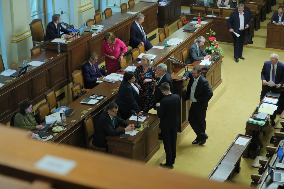 Poslanci se vrátili po prázdninách do práce a hlasují o návrzích zákona, které jim vrátil Senát (10. 09. 2019).