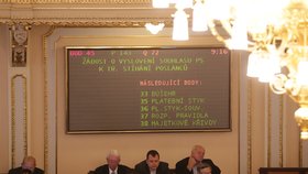 Poslanecká sněmovna jedná o vydání Andreje Babiše a Jaroslava Faltýnka z hnutí ANO k trestnímu stíhání kvůli farmě Čapí hnízdo, 6. září 2017.