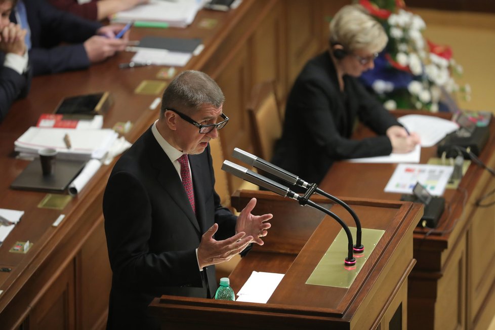 Andrej Babiš při projevu ve Sněmovně před hlasování o důvěru menšinové vládě