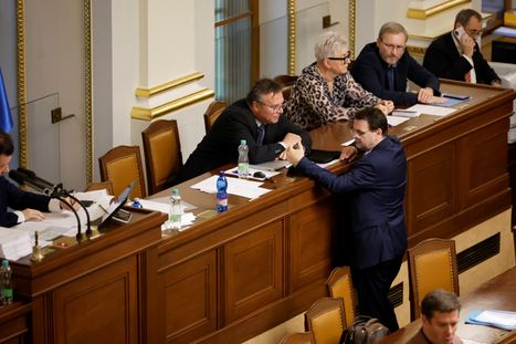 Obrázek: Politolog o bouři ve Sněmovně: Lidé v ulicích a jak to bude s poplatky dál?
