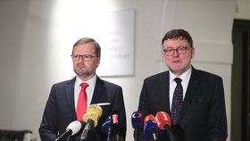 Jednání Sněmovny: Petr Fiala a Zbyněk Stanjura (ODS) na tiskovce.