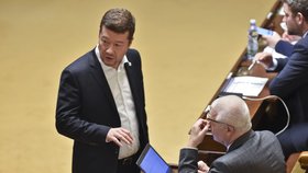 Tomiu Okamurovi (SPD) se nelíbilo, že časopis jej označil za Pitomia. Podle soudu ale jako politik musí být na kritiku připravený