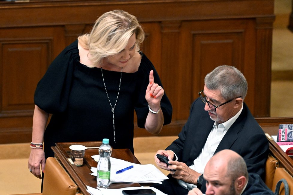 Konsolidační balíček ve Sněmovně: Alena Schillerová a Andrej Babiš. (22.9.2023)