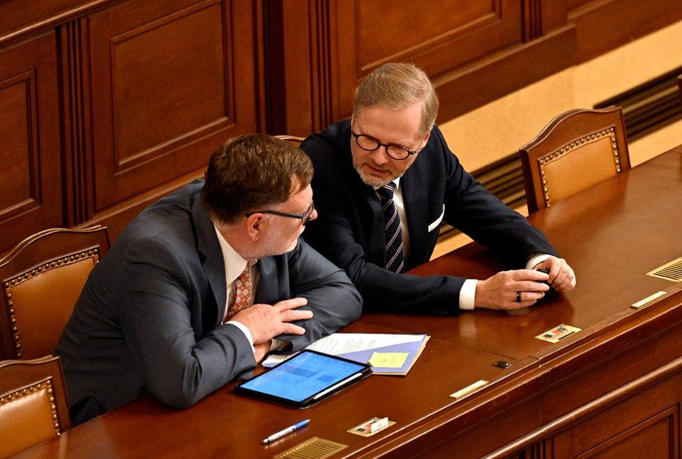 Konsolidační balíček ve Sněmovně: Premiér Petr Fiala a ministr financí Zbyněk Stanjura. (22.9.2023)