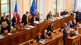 Bouře ve Sněmovně! Koalice nečekaně vytáhla zrušení poplatků. ČT i ČRo už vyhlásily stávku