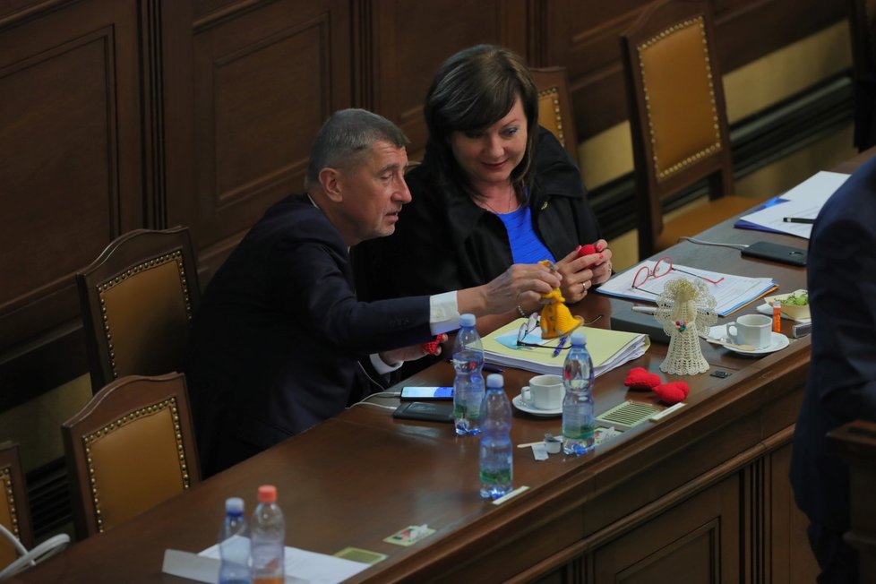 Andrej Babiš a Alena Schillerová v Poslanecké sněmovně