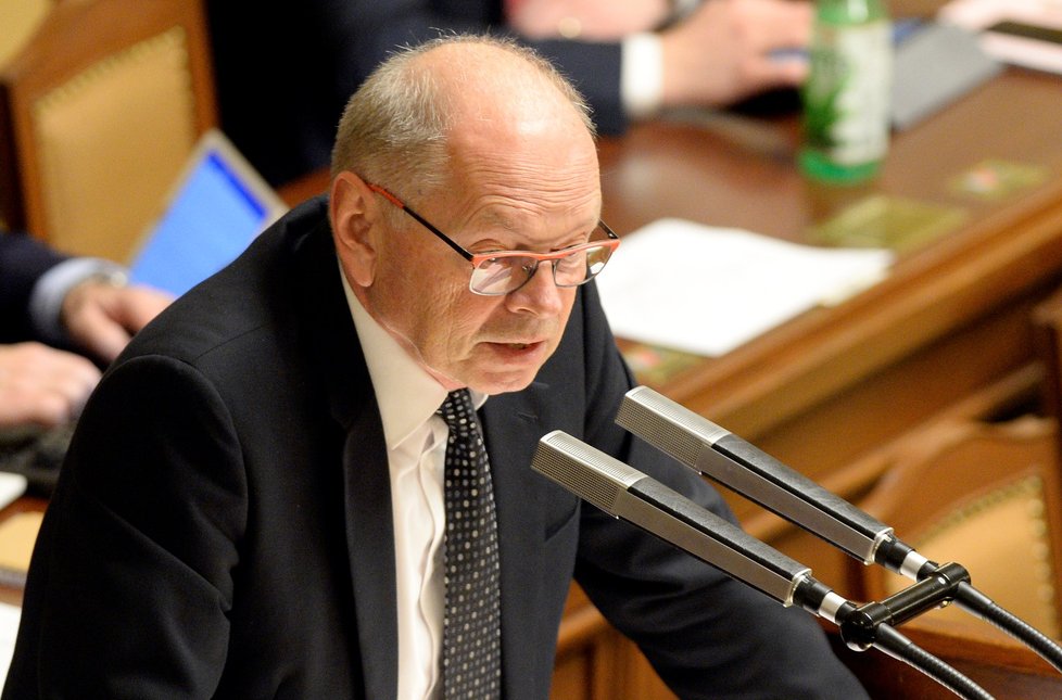 Ministr financí Ivan Pilný (ANO) na schůzi Poslanecké sněmovny, která diskutovala 5. prosince v Praze o návrhu státního rozpočtu na příští rok.