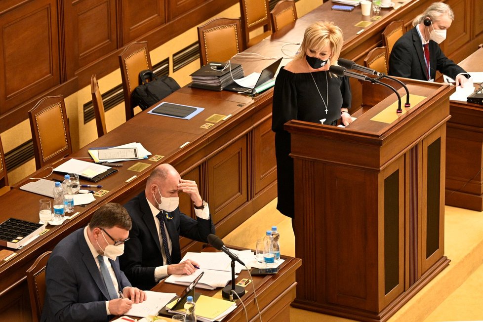 Šéfka poslaneckého klubu ANO Alena Schillerová při vystoupení na schůzi Poslanecké sněmovny k úvodnímu kolu projednávání návrhu státního rozpočtu na letošní rok a k harmonogramu jeho dalšího schvalování (18. 2. 2022)