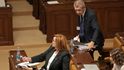3. schůze Poslanecké sněmovny: Alena Schillerová a Andrej Babiš 3. schůze Poslanecké sněmovny: Alena Schillerová a Andrej Babiš