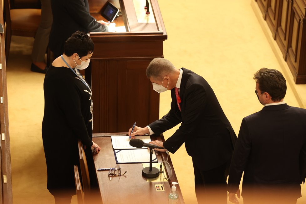 První den nové Sněmovny: Andrej Babiš (ANO) složil poslanecký slib (8.11.2021)