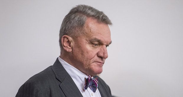 Kolaps ve Sněmovně: Exprimátor Svoboda se skácel u výtahu, místní doktor nestačil