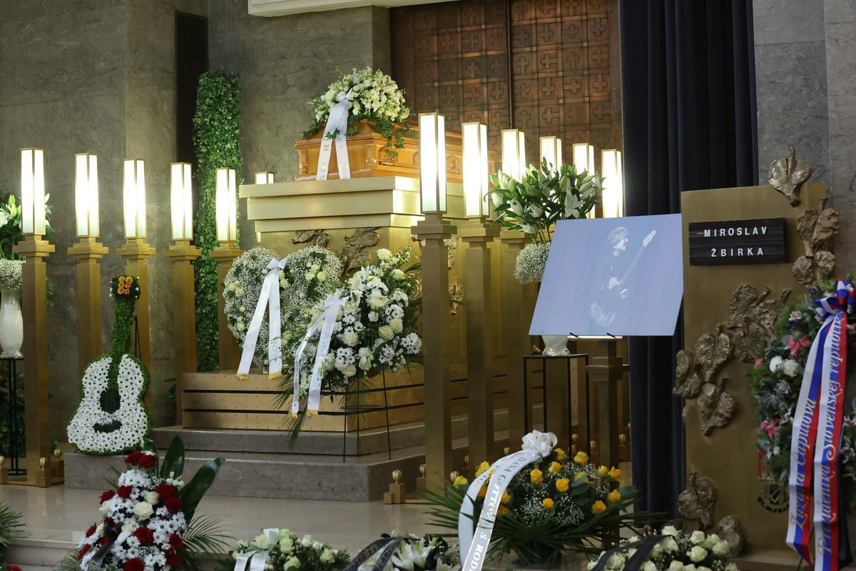 Soukromé fotky rodiny z pohřbu Mira Žbirky