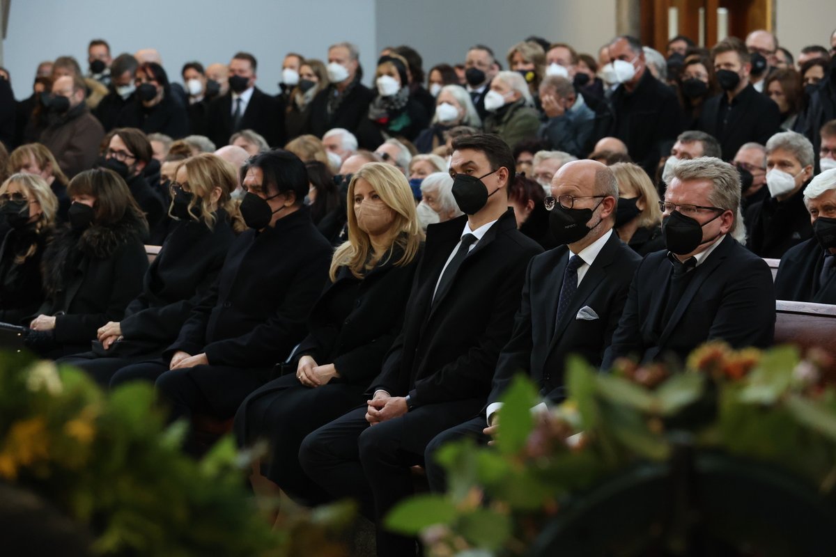 Soukromé fotky rodiny z pohřbu Mira Žbirky