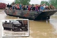 Evakuace v Polsku: Nejdřív ministrovo auto, pak lidé!