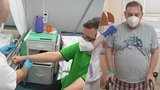 Libor a Eduard mají postcovidový syndrom: Znova se učí chodit i hýbat rukama