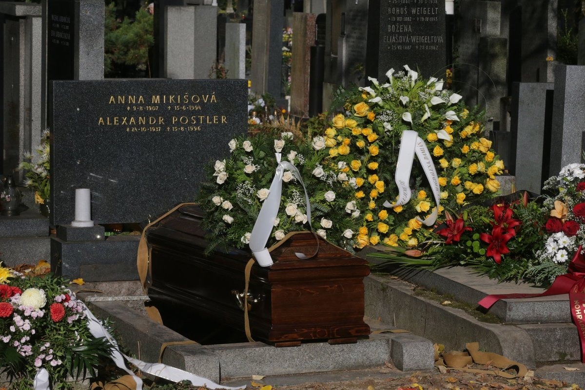 Pohřeb – Simona Postlerová, Zdeněk Hrášek