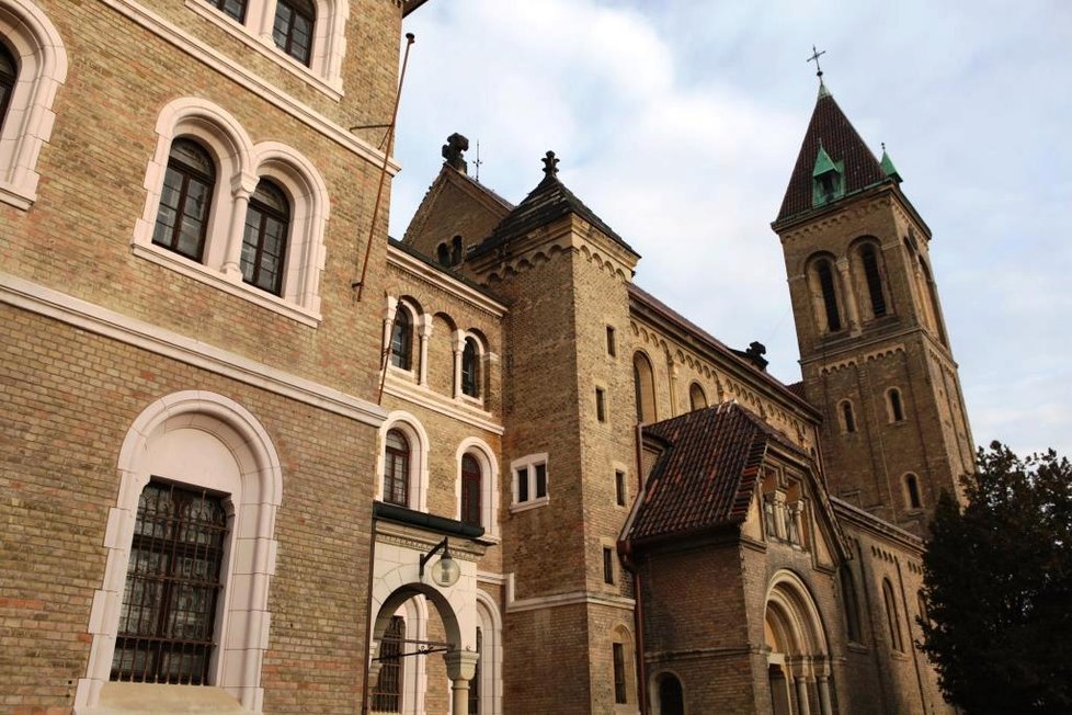 Klášter svatého Gabriela v Praze 5, odkud Poštovní muzeum odstěhovalo vzácné exponáty do Holešovic.