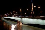 Seina v Paříži kulminovala, města na dolním toku dál ohrožena.