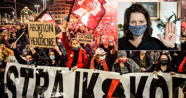 Maláčová o omezení potratů: „Návrat do středověku!“ Podpořila protestující Polky