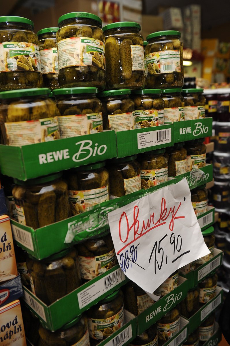 Konec podřadného jídla pro Čechy? Evropská komise ve středu navrhne zákaz dvojí kvality potravin