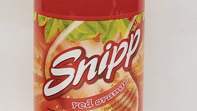 Snipp Red Orange obsahuje asi 0,1 % pomerančové šťávy, ale zcela jistě 25 g cukru na půl litru.