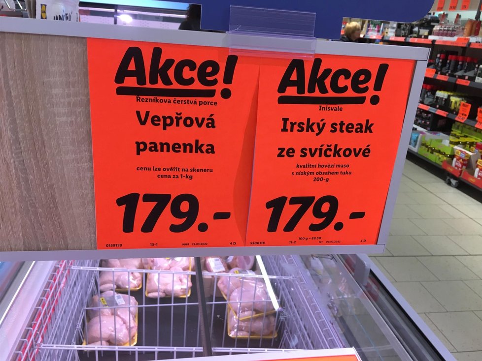 Potraviny v Česku zdražují, nejvíc nahoru jde maso (31.3.2022).