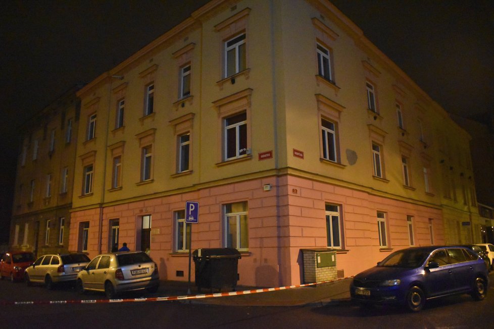 Prosinec 2018: policisté vyjížděli v Plzni k potyčce, při které zemřel mladík (+17).