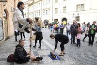 Trnem v oku strážníků jsou pouliční performance. Loni zasahovali téměř den co den