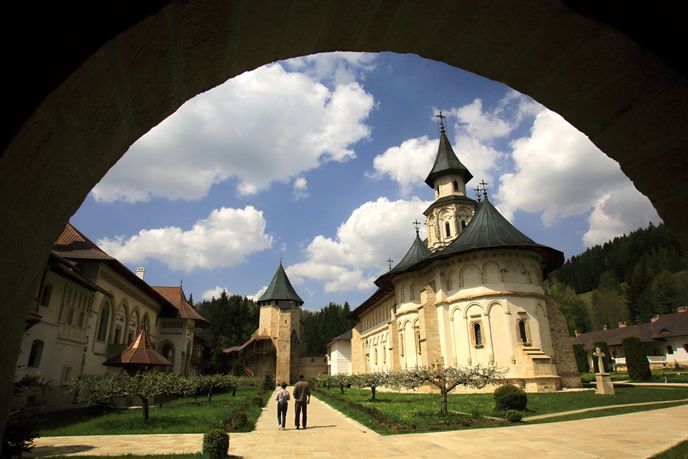 Putenský klášter je i místem posledního odpočinku slavného vladaře Štěpána III., zvaného Veliký. Putenský klášter je i místem posledního odpočinku slavného vladaře Štěpána III., zvaného Veliký.
