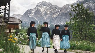 Ladinové: pozoruhodné etnikum v srdci Dolomit, které se otevírá turistům Ladinové: pozoruhodné etnikum v srdci Dolomit, které se otevírá turistům