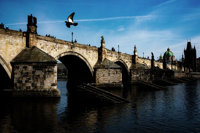 Karlův most, místo, do kterého je tak snadné se zamilovat. I on navíc skrývá tajemné příběhy. Karlův most, místo, do kterého je tak snadné se zamilovat. I on navíc skrývá tajemné příběhy.