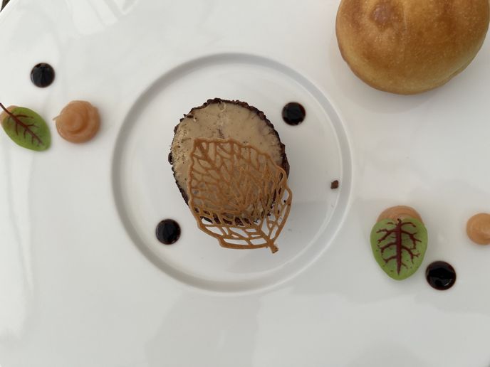 A ještě jednou pozdrav z podniku Vieux Bois: tentokrát husí játra neboli slavná foie gras. A ještě jednou pozdrav z podniku Vieux Bois: tentokrát husí játra neboli slavná foie gras.