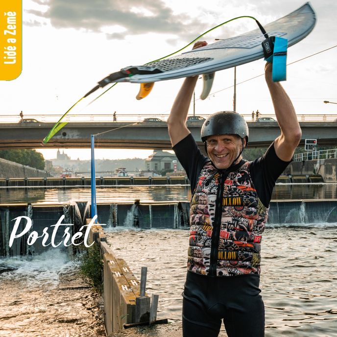 Jan Strmiska, pro něhož je surfování na Vltavě absolutní závislostí Jan Strmiska, pro něhož je surfování na Vltavě absolutní závislostí