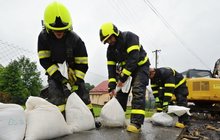 Velká voda trápí Česko: Dvojice našla smrt v Osoblaze