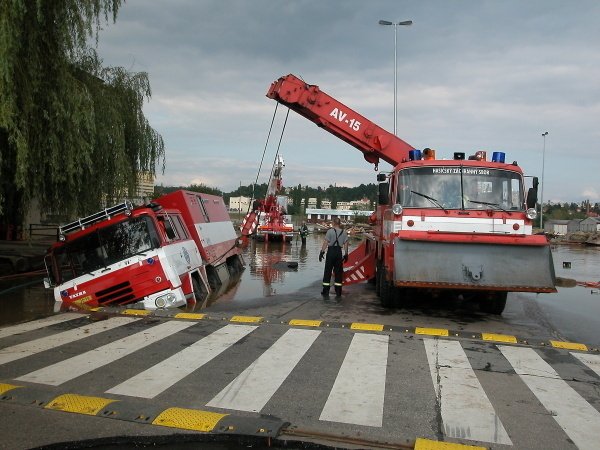 Zaplavená Praha v roce 2002.