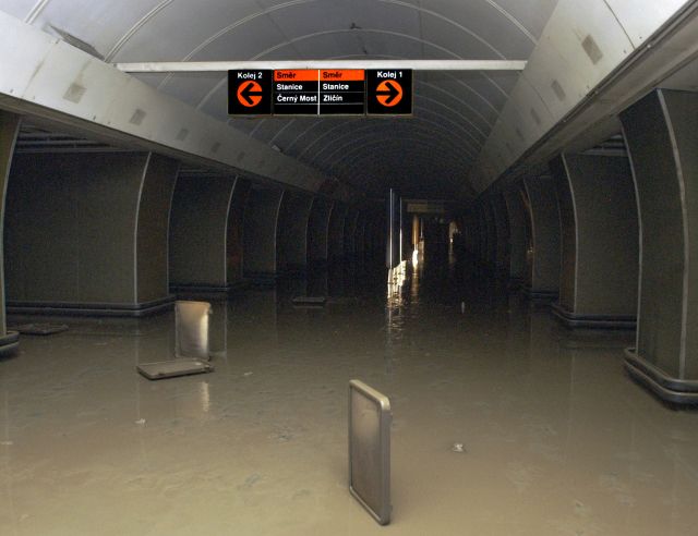 Metro je podle dopravního podniku chráněno před povodněmi, které zaplavily Prahu v roce 2002.