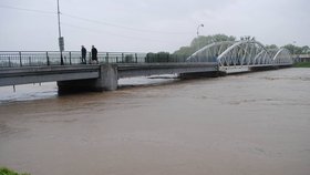 Květen 2010 - Běsnící řeka Odra se rozlévá a zaplavuje Bohumín.