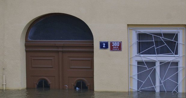 Záplavy roku 2002 v Karlíně.