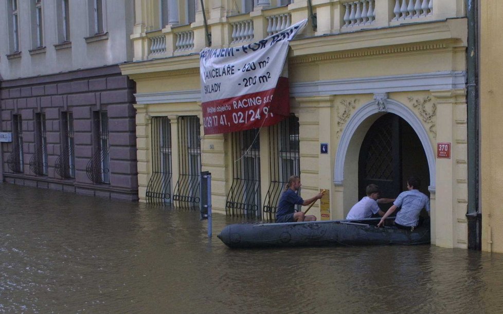 Záplavy roku 2002 v Karlíně