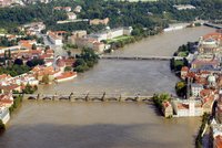 20 let od tisícileté vody v Praze: Filip (35) vzpomíná na dvojitou evakuaci a záchranu lidí na lodích