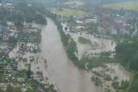 ONLINE - pondělí: Města odříznutá od světa, někde dochází jídlo