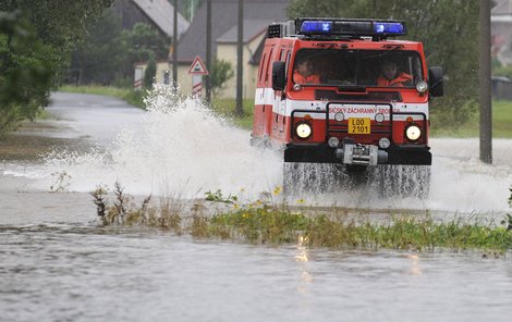 Rychlé tání sněhu může nebezpečně zvýšit hladiny řek.