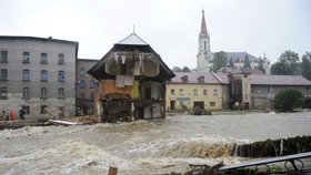 V Chrastavě voda strhla část obytného domu