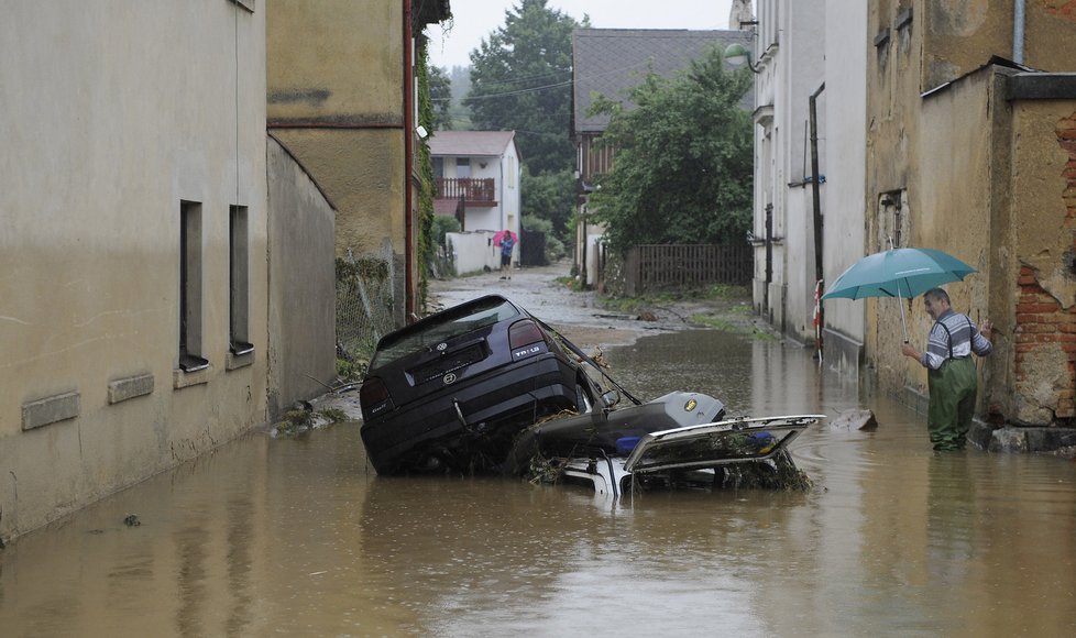 Záplavová vlna způsobila 7. srpna v Chrastavě na Liberecku rozsáhlé materiální škody.