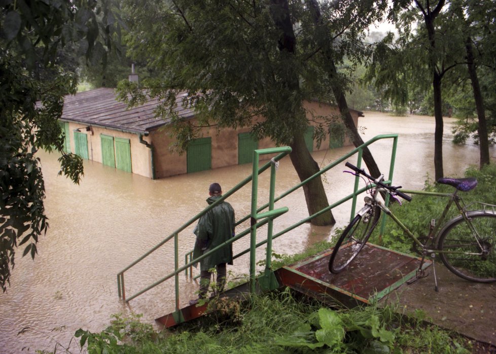 Povodně v Otrokovicích, 1997: Voda začala stoupat.